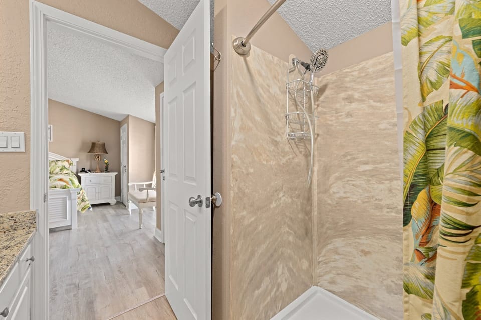 27-web-or-mls-22400-front-beach-rd-36