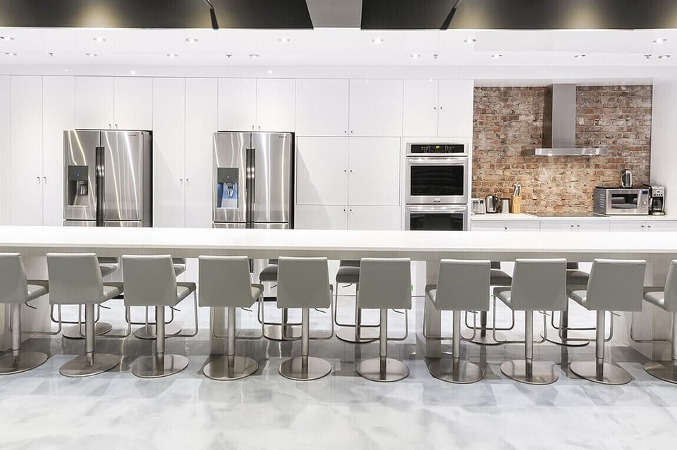 Fully furnished kitchen Montreal 