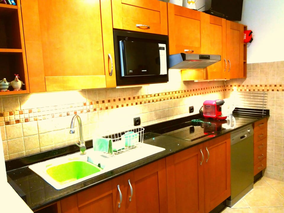 Fully equipped kitchen