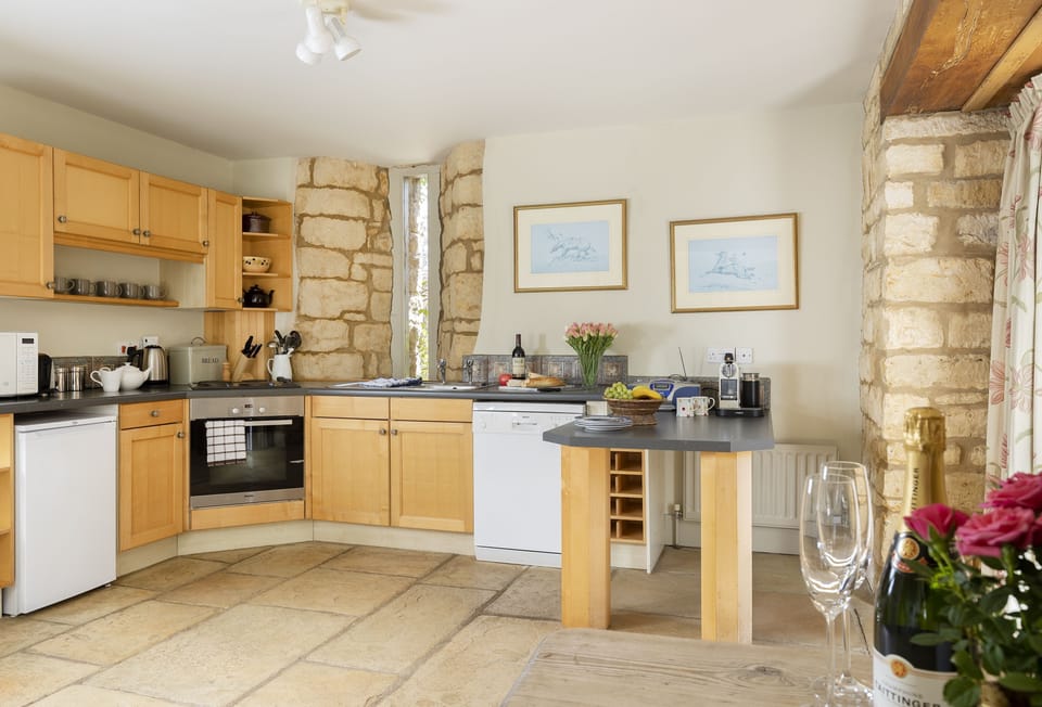 First floor: Bedroom one en suite, with bath and separate shower