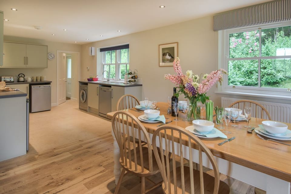 Pathhead Farmhouse - kitchen area