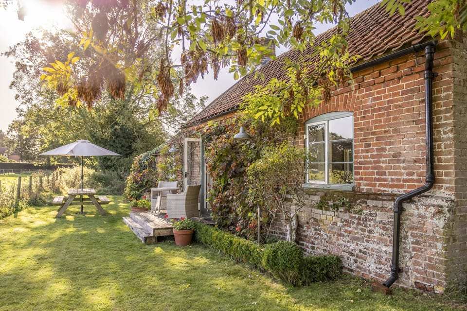 The rear garden of Acorn Cottage