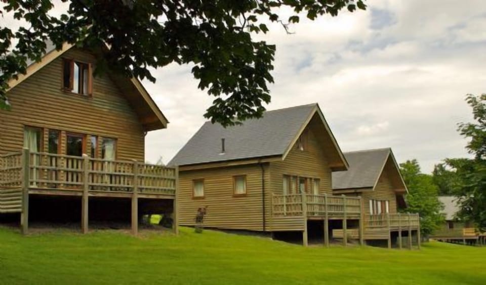 Willow Luxury (Double Storey) Holiday Lodge (Pet Friendly)