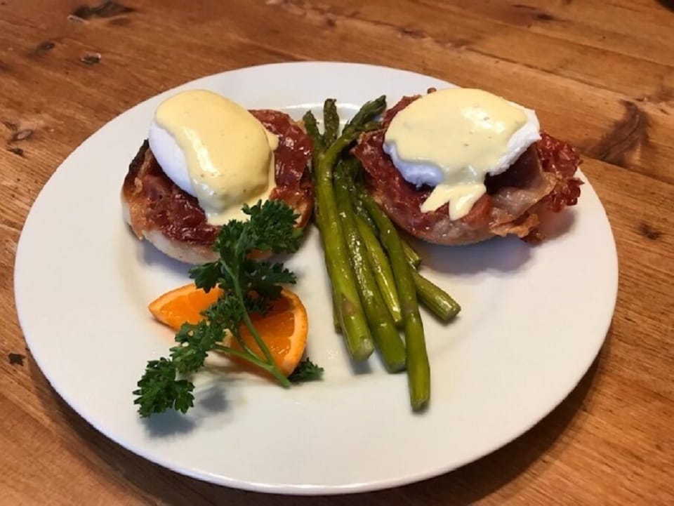 Free daily cooked-to-order breakfast