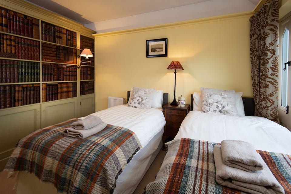 The Cottage - bedroom two with twin beds