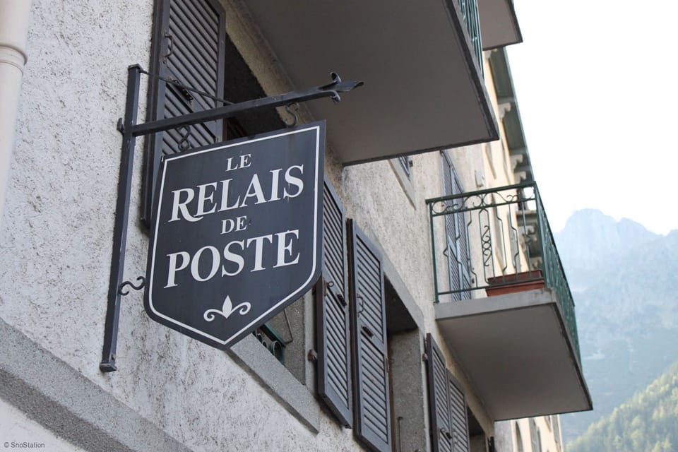 Entrance at rear of Relais de Poste building