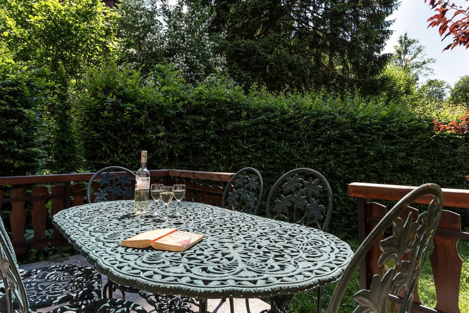 Alfresco Dining