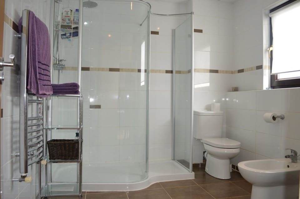 Master bedroom ensuite