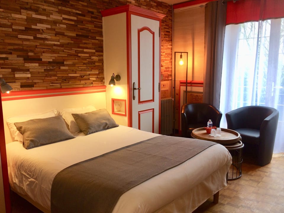 Comfort Double Room, Private Bathroom, Garden View (Alienor)