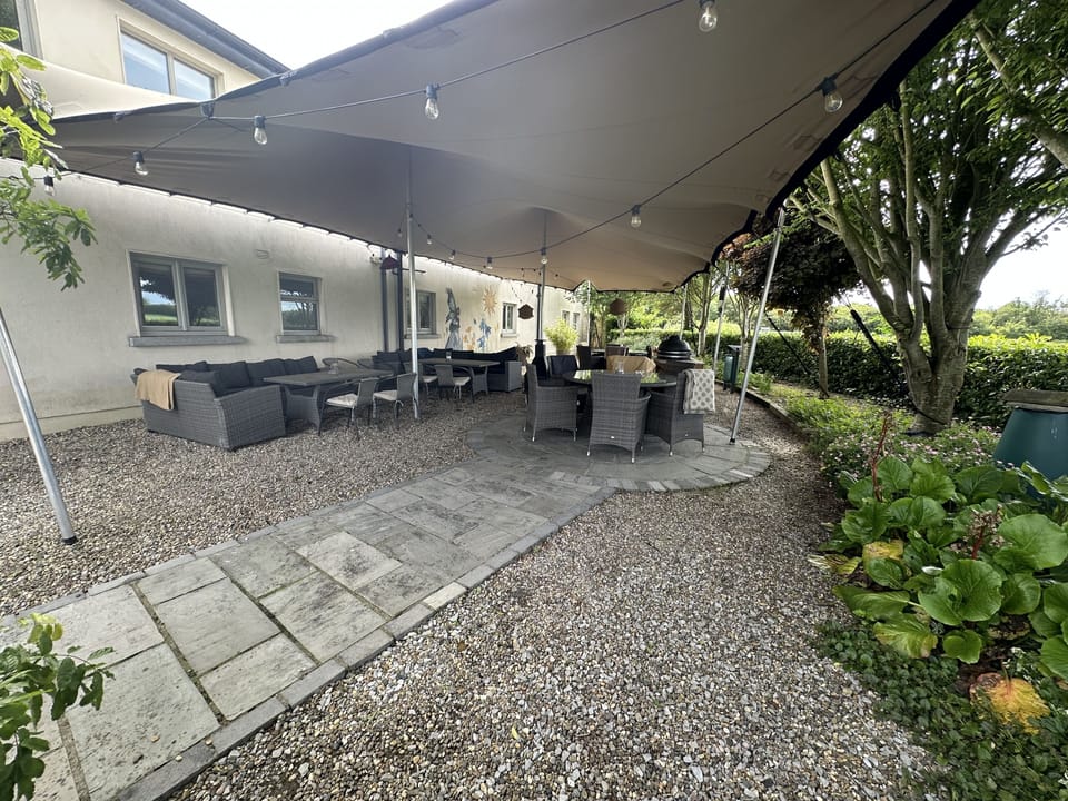 Covered Outdoor Seating area at Decoy Country Cottages