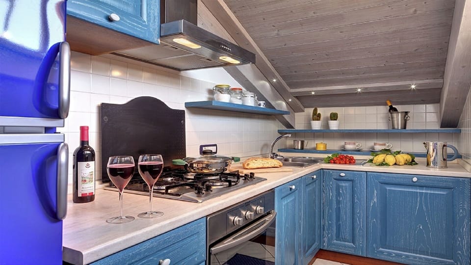 oven, microwave, dishwasher, kettle, toaster and coffee maker