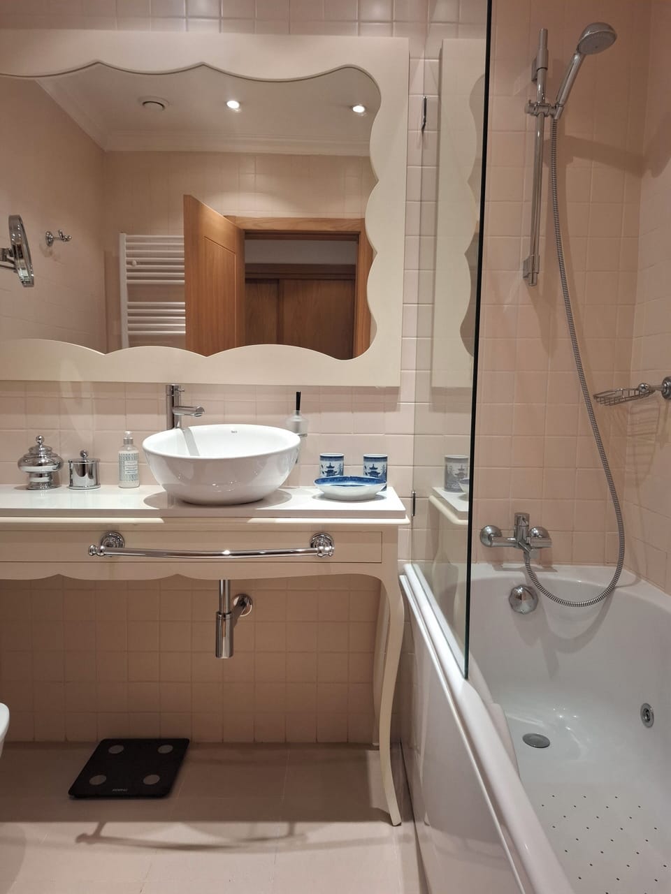 25. Haven in Lisbon. Bathroom 3. Palace Suite. Luxury Details.