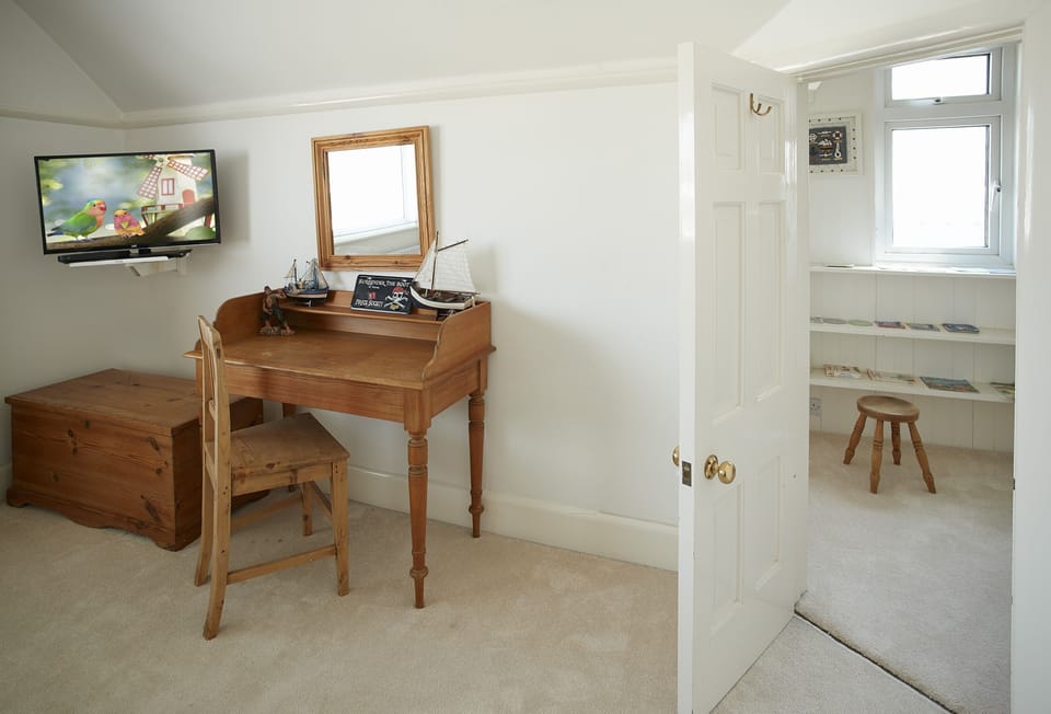 First floor: Luxury en-suite shower with megaflow pressure.