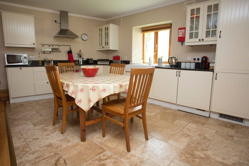 Kitchen dining room   at Decoy Country Cottages