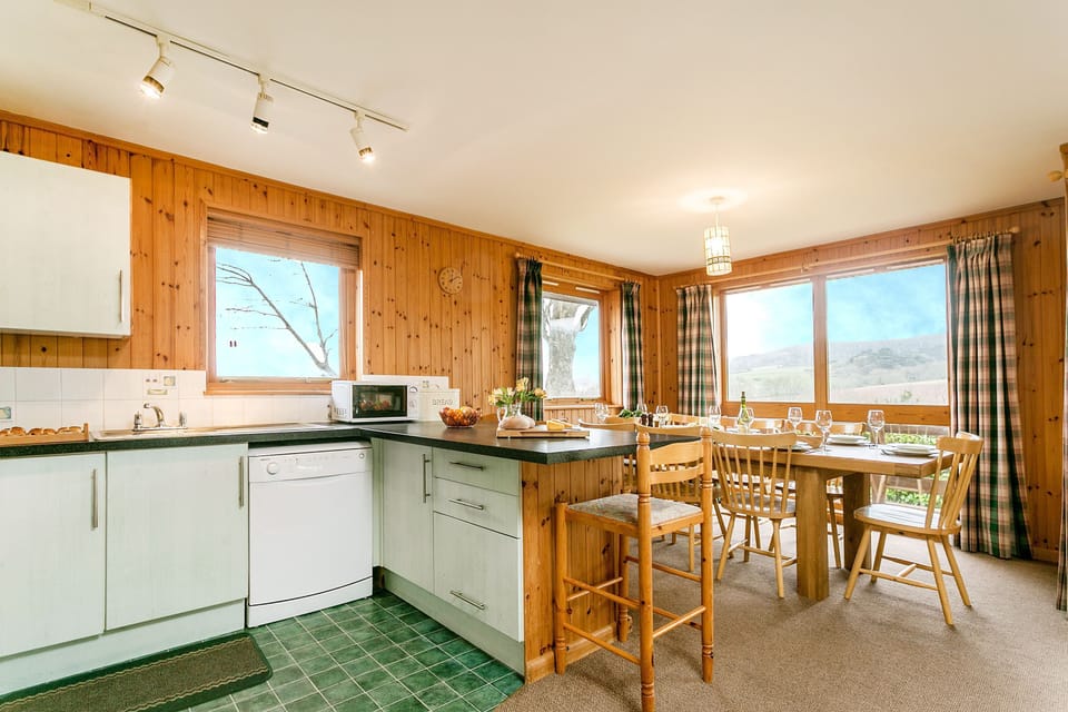 Kitchen & Dining area