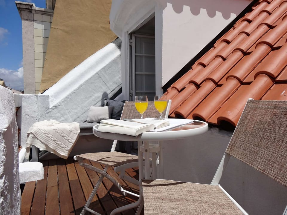 The rooftop will offer you unforgettable breakfasts while enjoying the sunshine and romantic evenings with a glass of wine while enjoying the view