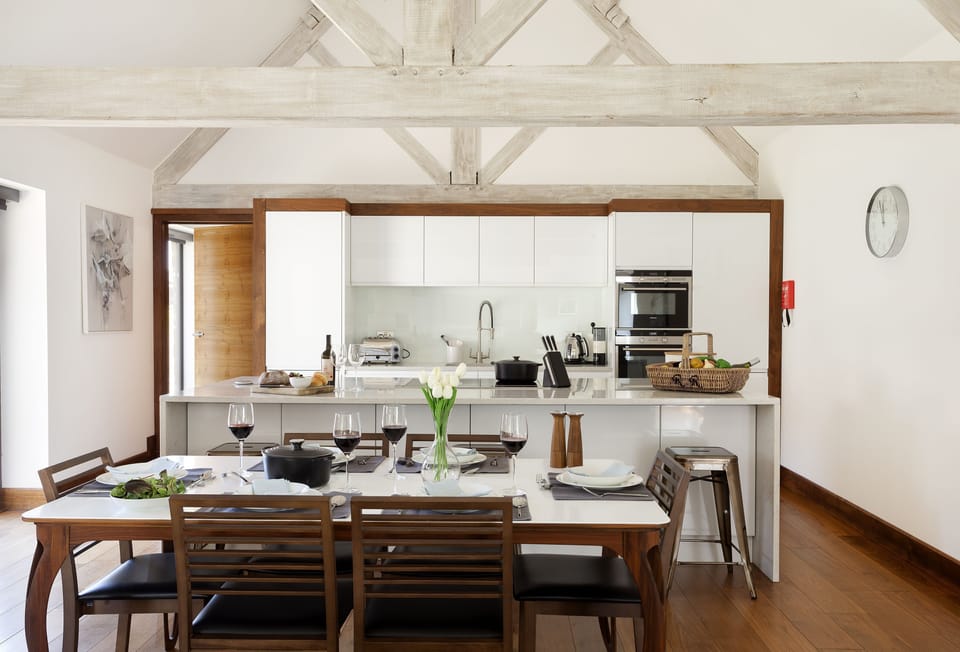 Open-plan sitting room, dining area and kitchen