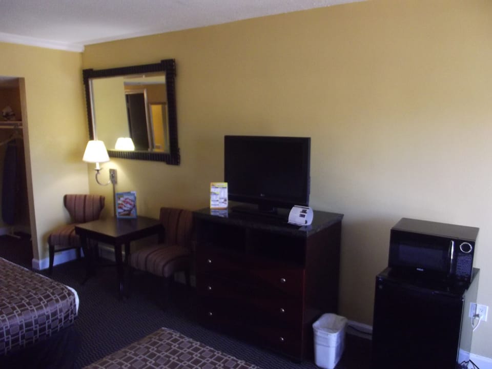 Deluxe Room, 2 Queen Beds, Non Smoking | Television