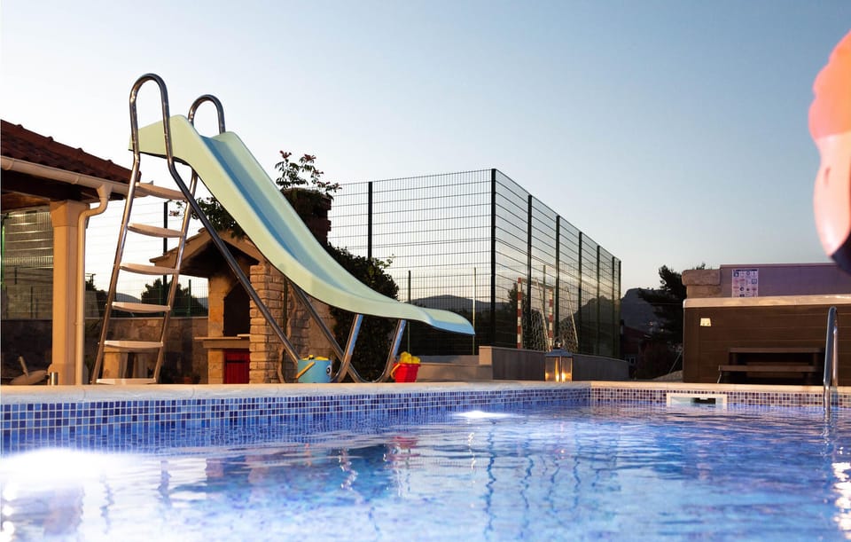 pool