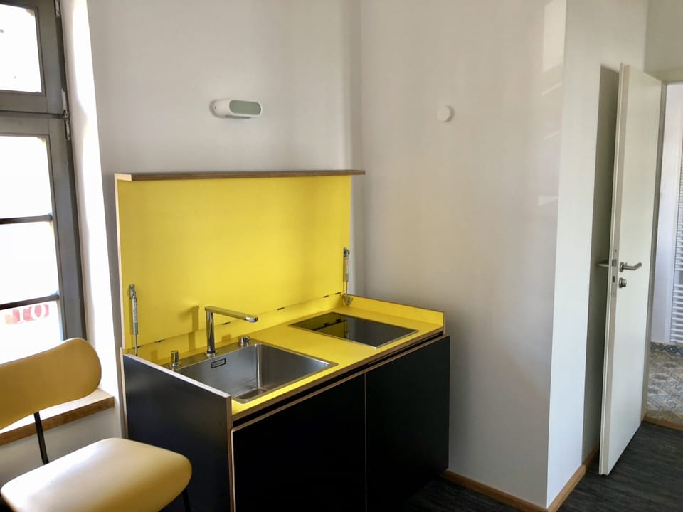 Business Double Room | Private kitchenette | Electric kettle