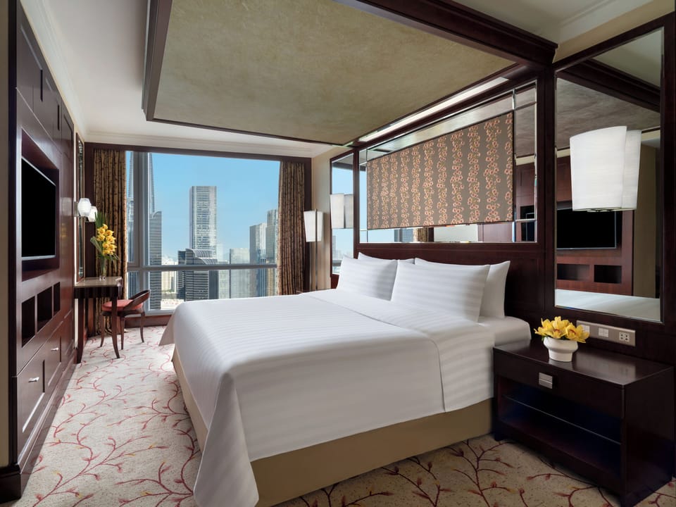 Horizon Club, Premier Room, 1 King Bed | Premium bedding, minibar, in-room safe, desk