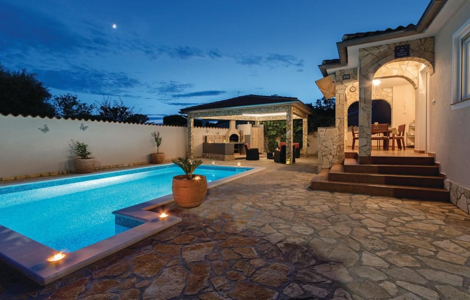 pool