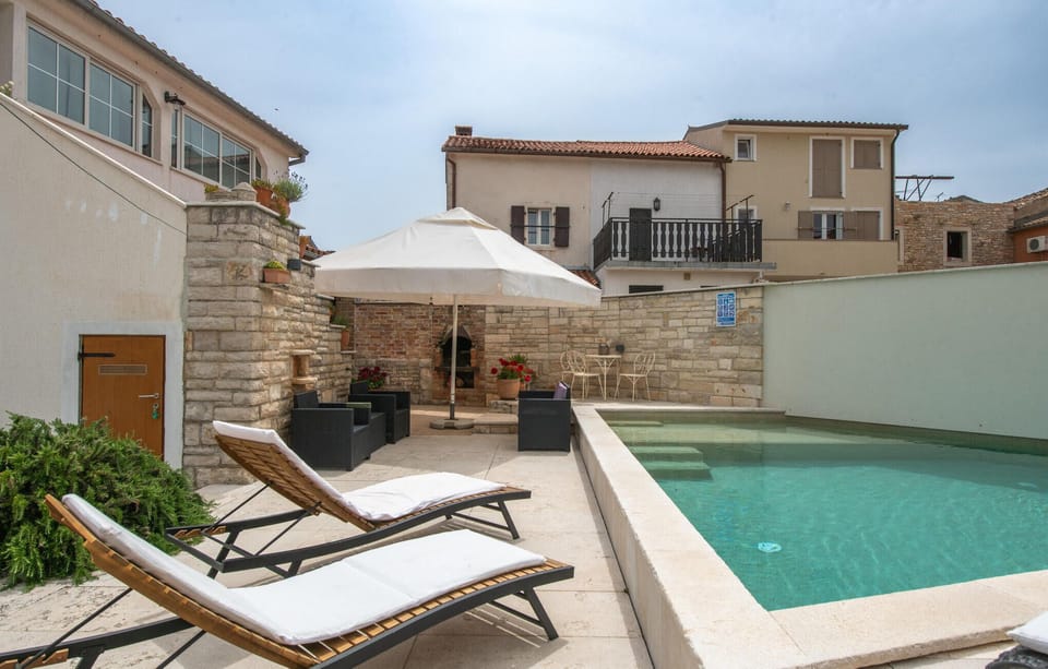 pool