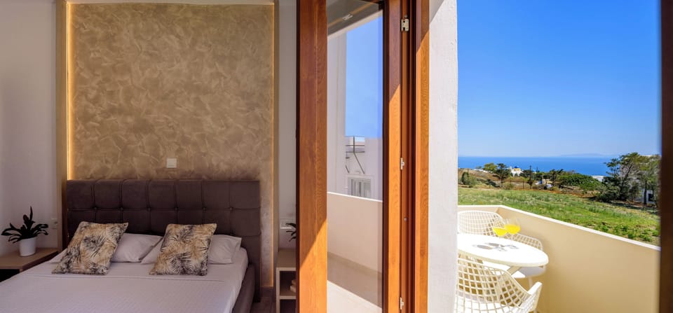 Superior Triple Room, Garden View | Soundproofing, iron/ironing board, free WiFi, bed sheets