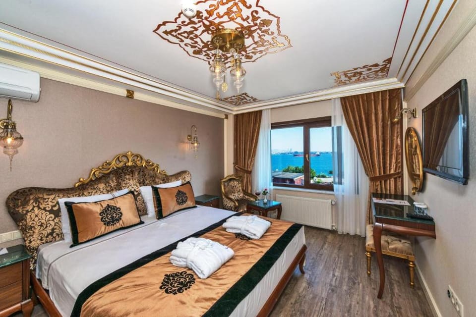 Executive Room | 1 bedroom, premium bedding, in-room safe, desk