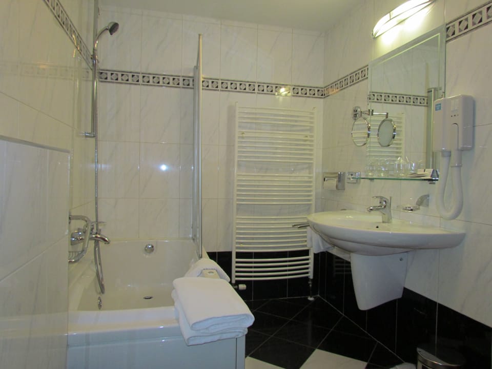 Free toiletries, bathrobes, slippers, bidet
