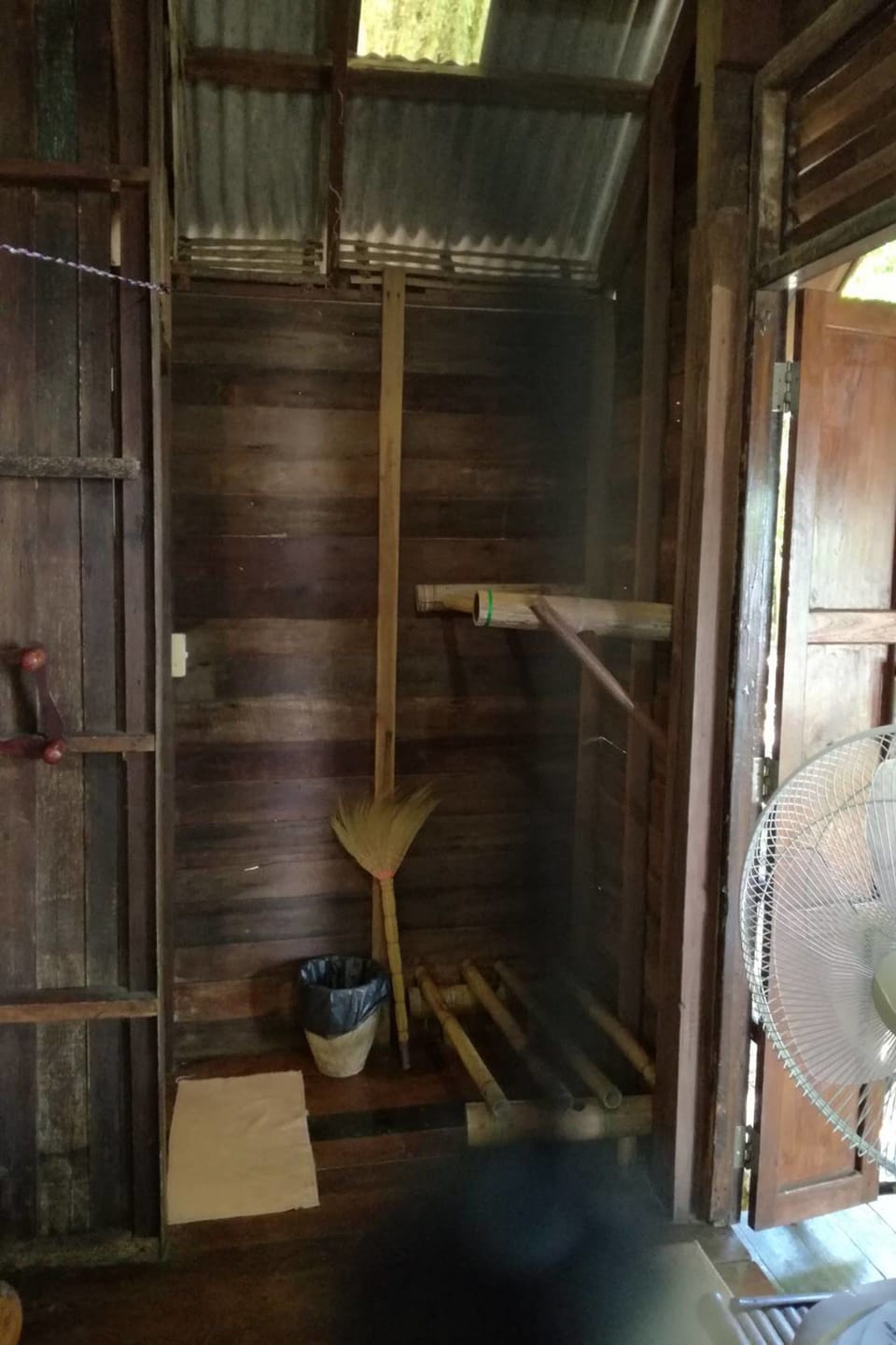Basic Cabin, 1 King Bed, Garden View | Room amenity