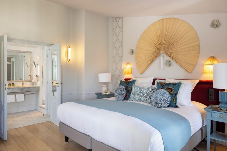 Executive Suite with Spa access | In-room safe, soundproofing, free WiFi, bed sheets