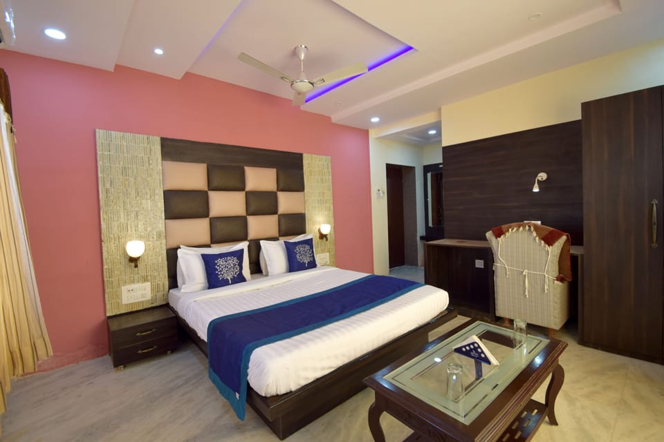 Basic Suite, Smoking, Resort View | 1 bedroom, in-room safe, desk, iron/ironing board