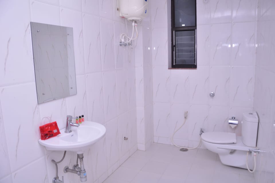 Shower, rainfall showerhead, designer toiletries