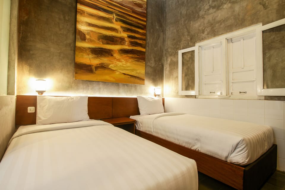 Standard Twin Room | Desk, free WiFi, bed sheets, wheelchair access