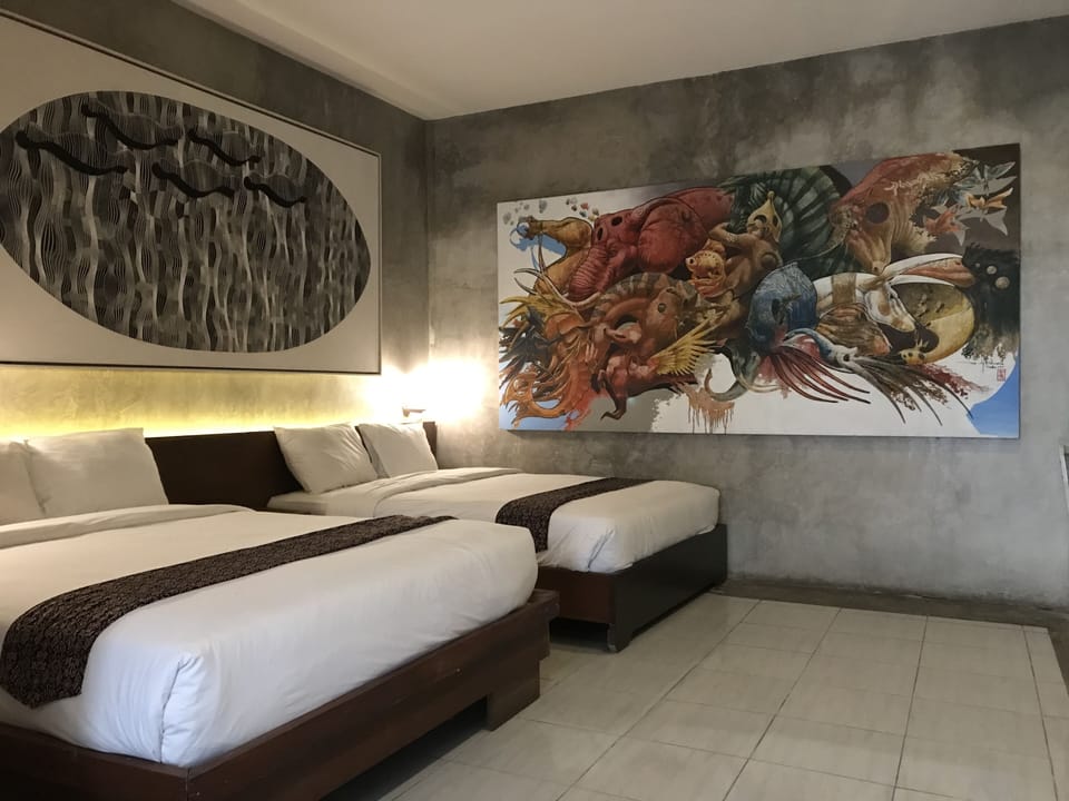 Deluxe Triple Room | Desk, free WiFi, bed sheets, wheelchair access