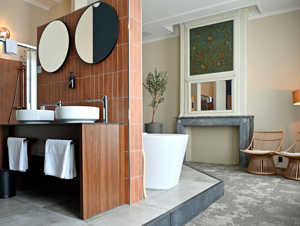 Sauna Suite | Bathroom | Free toiletries, hair dryer, towels, soap
