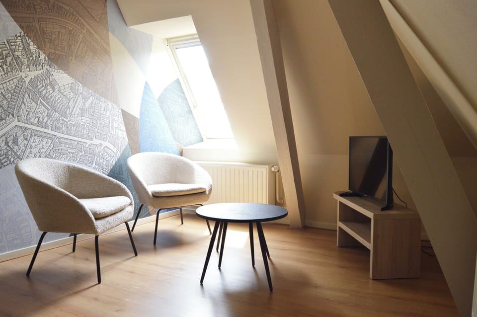 Junior Suite | Desk, iron/ironing board, free WiFi, bed sheets
