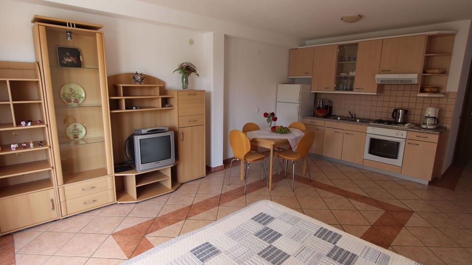 living/bedroom