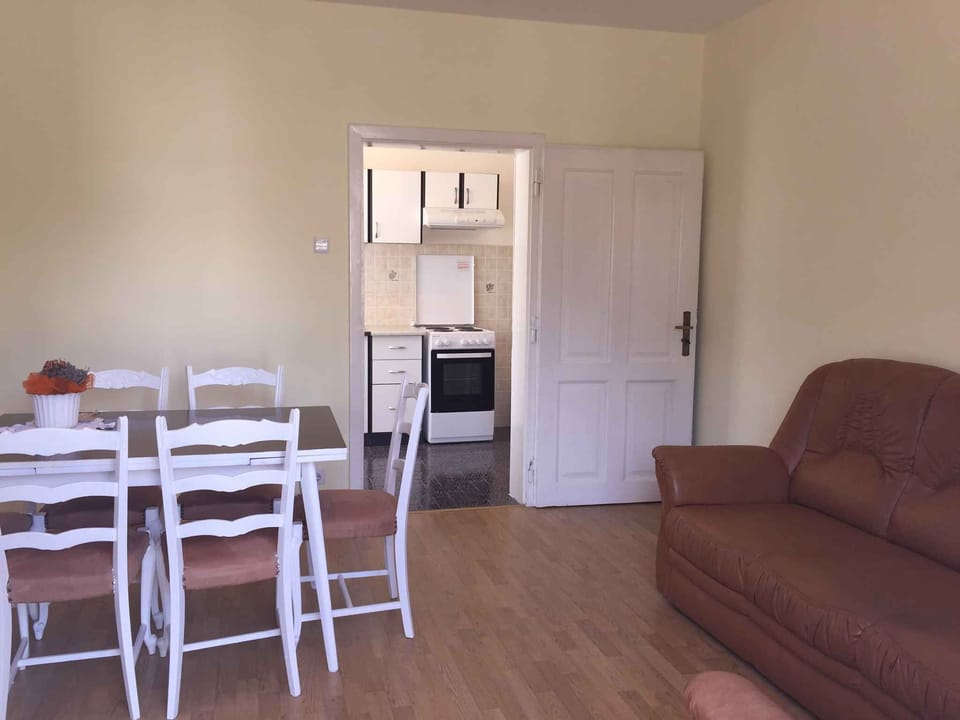 living/bedroom