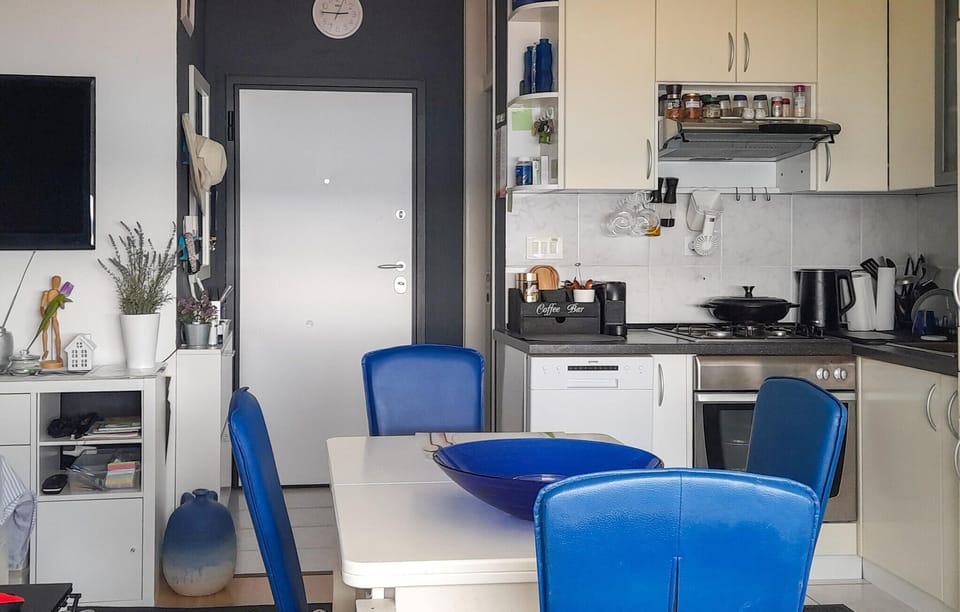 Living Room, Kitchen