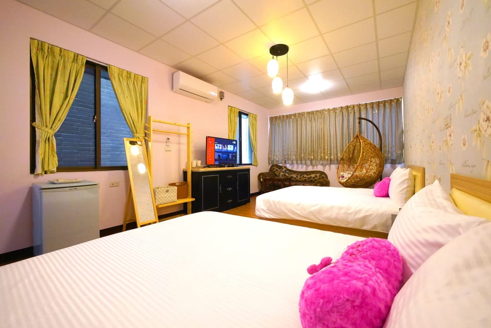 Comfort Quadruple Room, City View | Desk, blackout drapes, rollaway beds, free WiFi