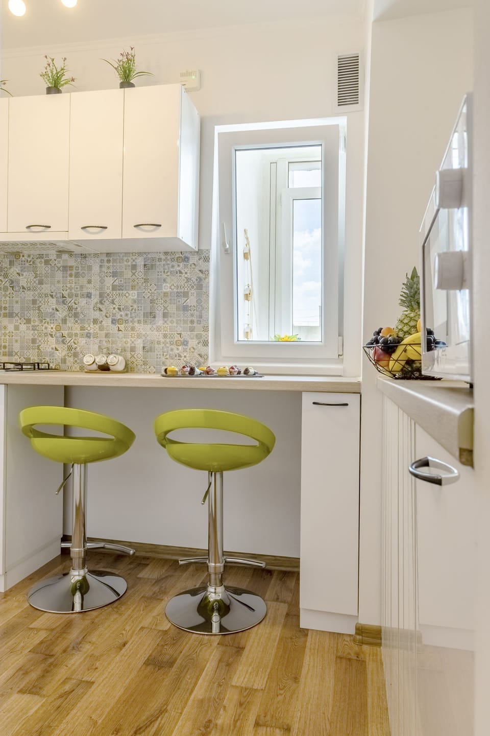Luxury Studio Suite, 1 Double Bed with Sofa bed, City View | Private kitchen | Fridge, microwave, stovetop, coffee/tea maker