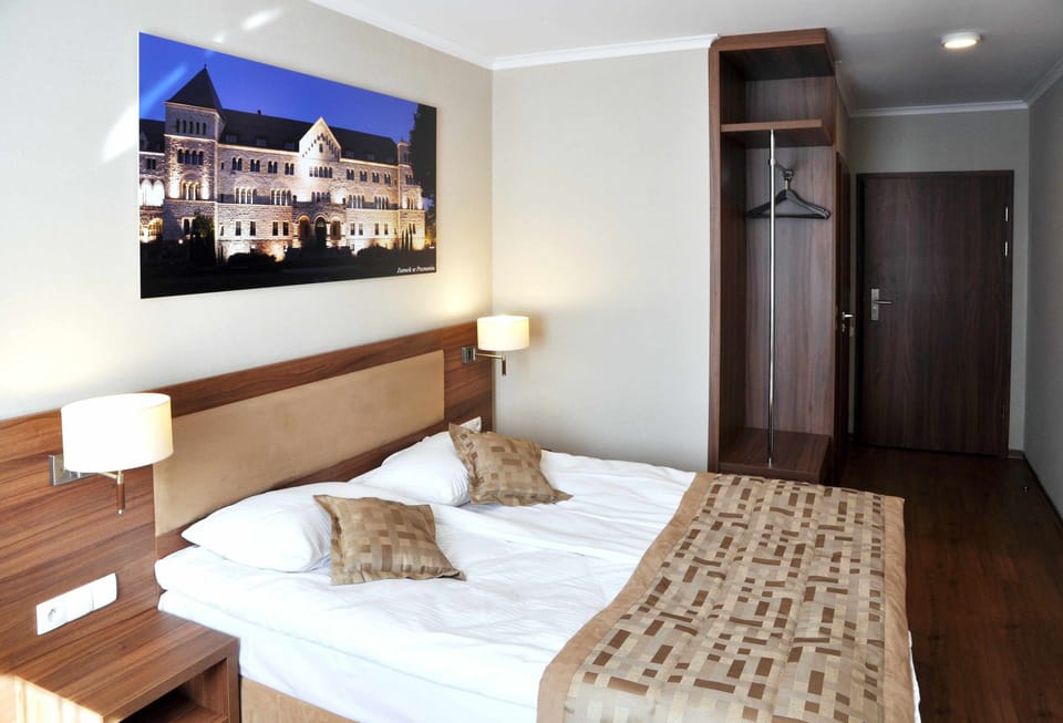 Deluxe Double Room, 1 Queen Bed | Premium bedding, desk, soundproofing, iron/ironing board