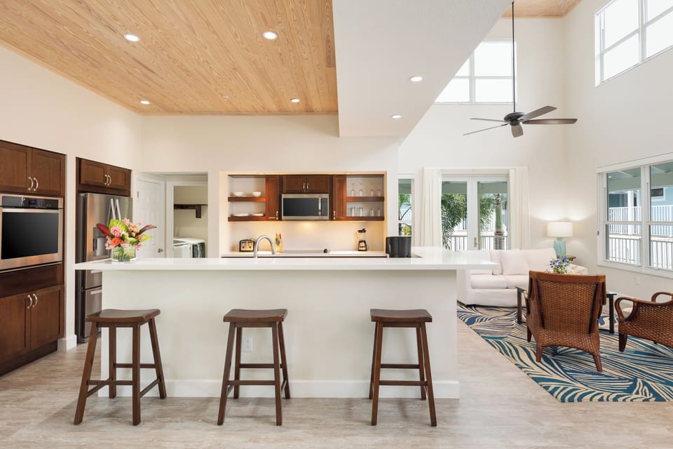 Luxury Villa, 1 Bedroom, Kitchen, Poolside | Private kitchenette | Microwave, coffee/tea maker