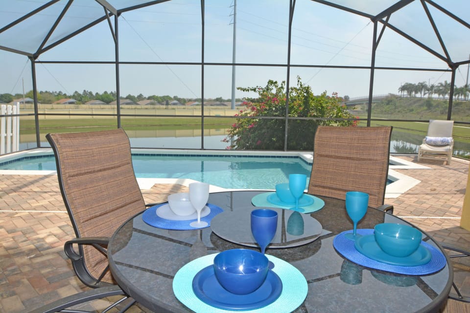 Outdoor dining table seating for 4