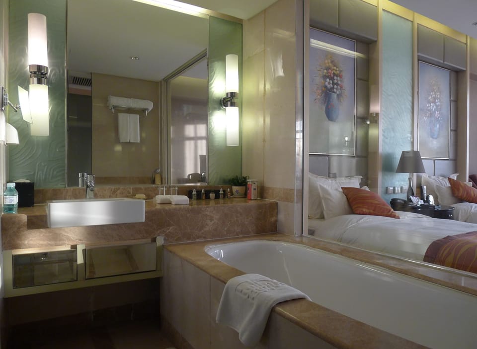 Rainfall showerhead, free toiletries, hair dryer, bathrobes