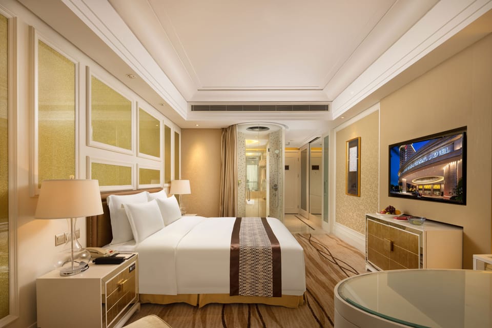 Executive Double Room | Premium bedding, down comforters, memory foam beds, minibar