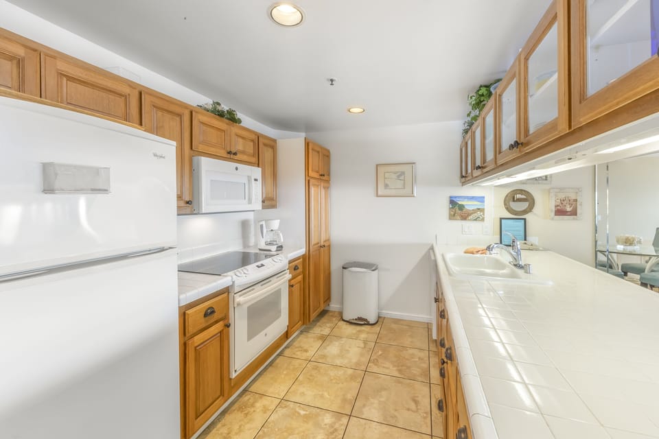 H887 - Kitchen