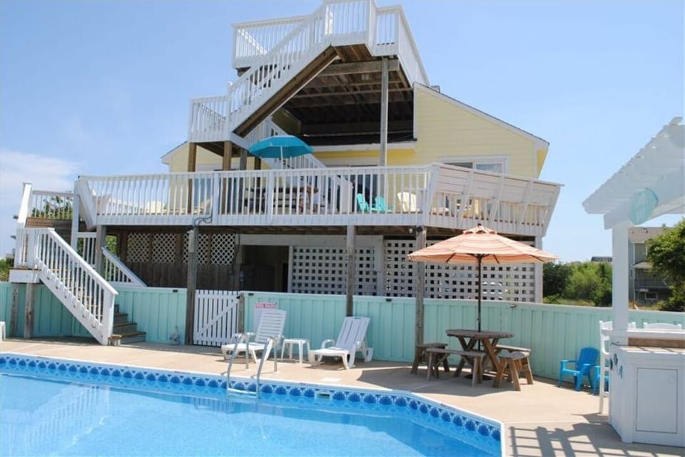 Wish You Were Here - Back/West Facing with Pool